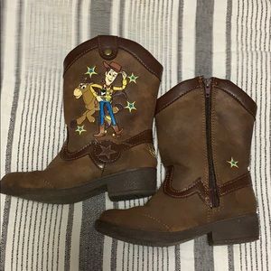 Boys boots